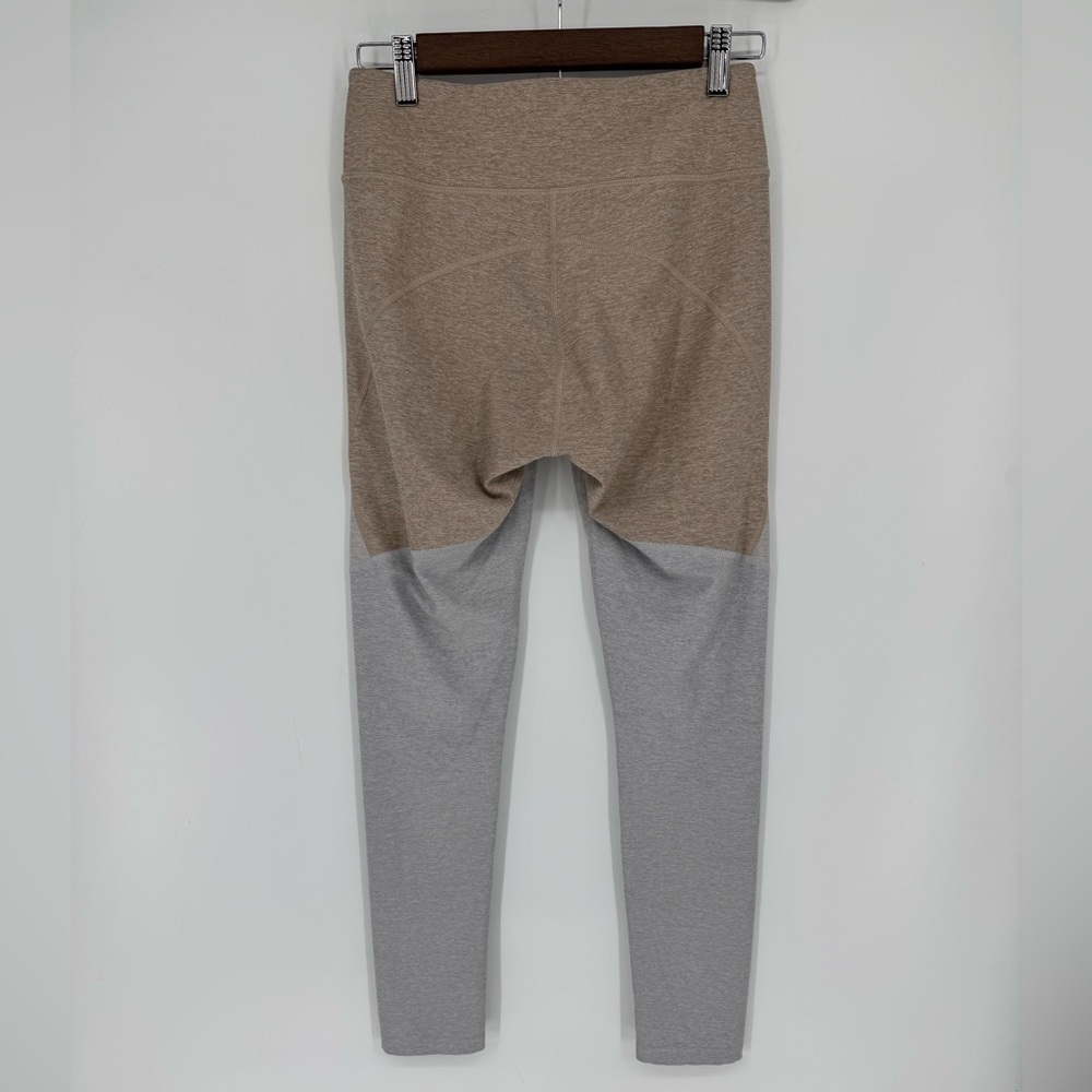 Outdoor Voices Women's Gray and Tan Athletic Athleisure Leggings Size Medium - Picture 2 of 5